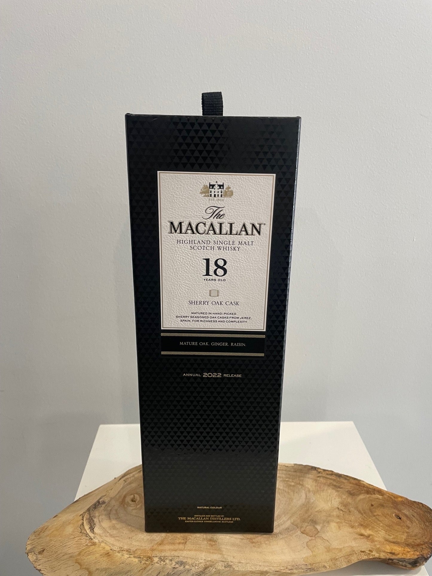 Macallan 18 Year Old Sherry Oak Cask 2022 Release 700ML ABV 43% - Cigar & Whisky Cellar