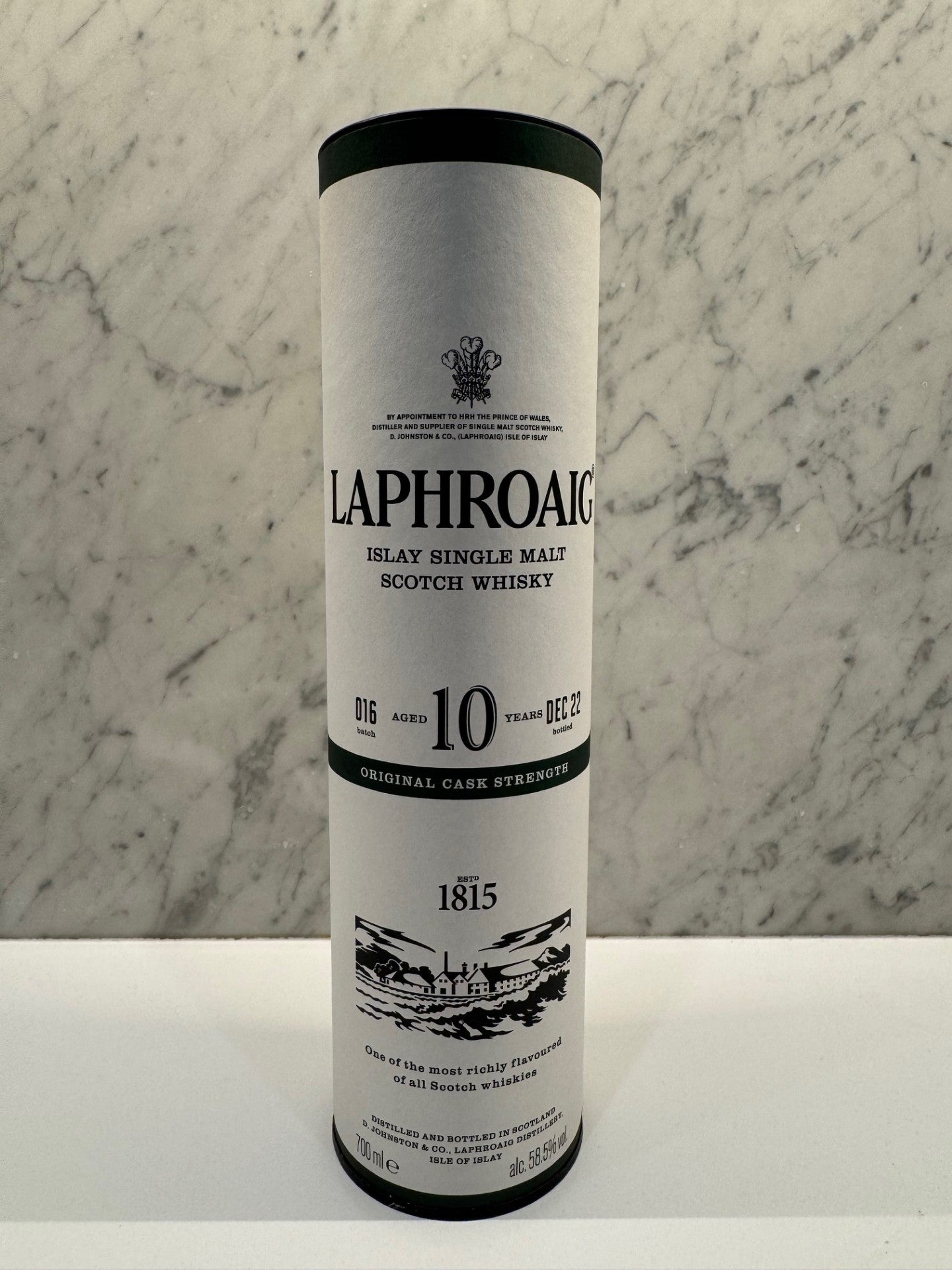 Laphroaig 10 YEAR OLD CASK STRENGTH - BATCH 16 ABV 58.5% - Cigar & Whisky Cellar